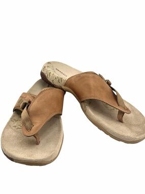 Merrell Senise Flip Flop Thong Sandals Womens 9 Tan Slip On Outdoor Comfort Shoe